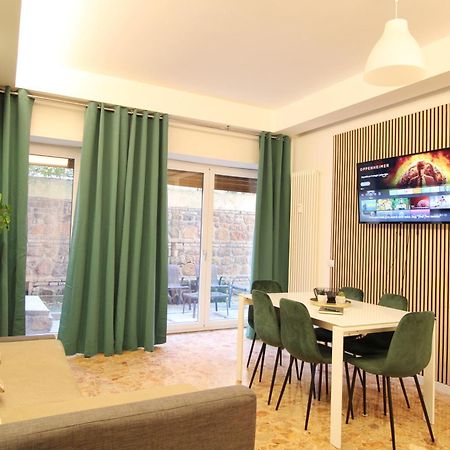 Delicious 2 Bed Room Apartment And Garden By Yh Roma Esterno foto