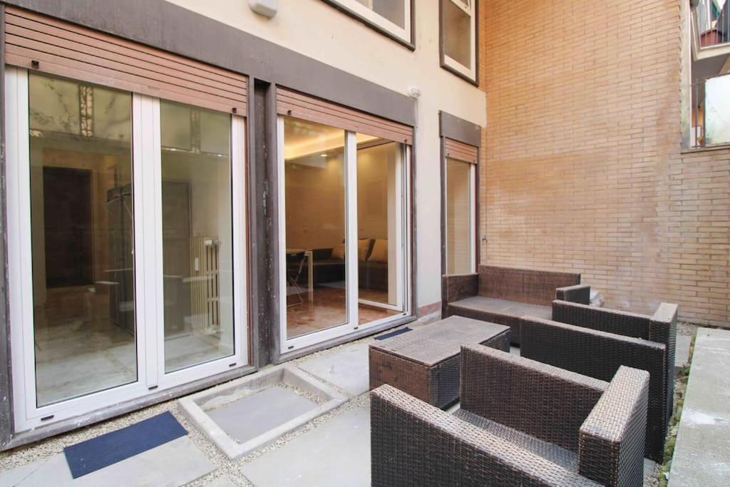 Delicious 2 Bed Room Apartment And Garden By Yh Roma Esterno foto
