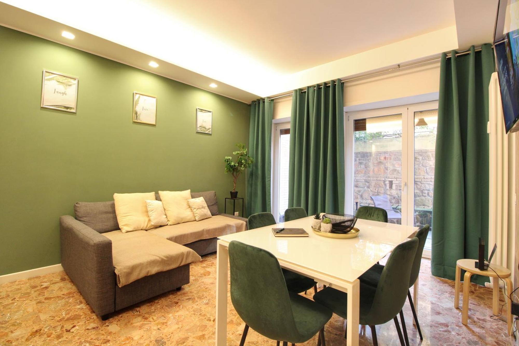 Delicious 2 Bed Room Apartment And Garden By Yh Roma Esterno foto